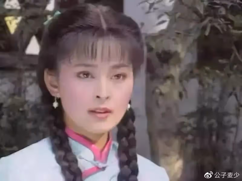 最美瓊女郎何音:巔峰時嫁黃志忠被離婚,二婚嫁小9歲丈夫很幸福