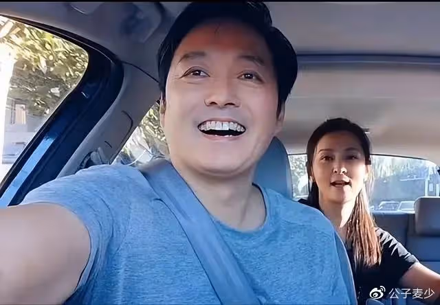 最美瓊女郎何音:巔峰時嫁黃志忠被離婚,二婚嫁小9歲丈夫很幸福