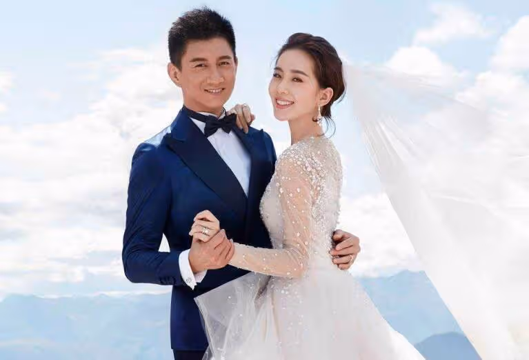 吳奇隆帶兒子為劉詩詩慶生,無名指婚戒搶鏡,一家合體破婚變傳聞