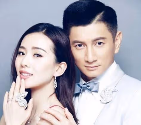 吳奇隆帶兒子為劉詩詩慶生,無名指婚戒搶鏡,一家合體破婚變傳聞