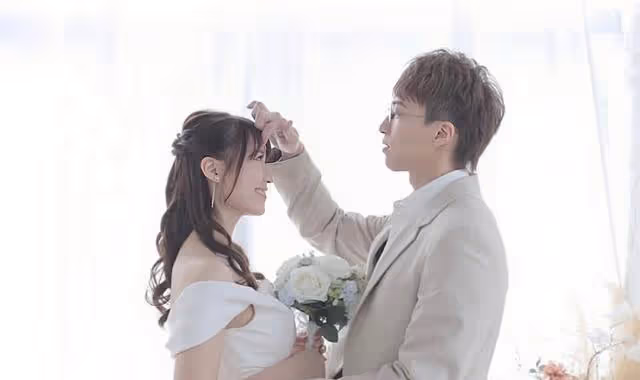 恭喜！TVB知名男星今日大婚，與日籍美女妻子熱吻近一分鐘