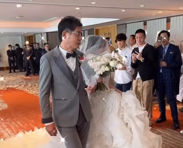 恭喜！TVB知名男星今日大婚，與日籍美女妻子熱吻近一分鐘
