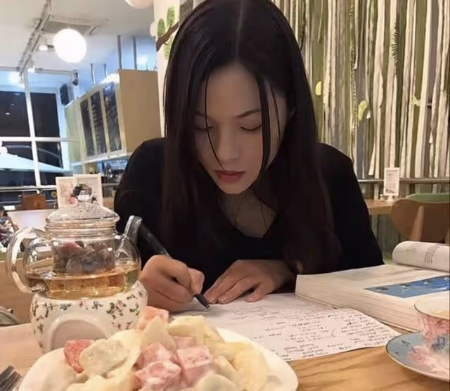 相差36歲父女戀！TVB知名老戲骨宣布將財產贈予女友，在今年完婚