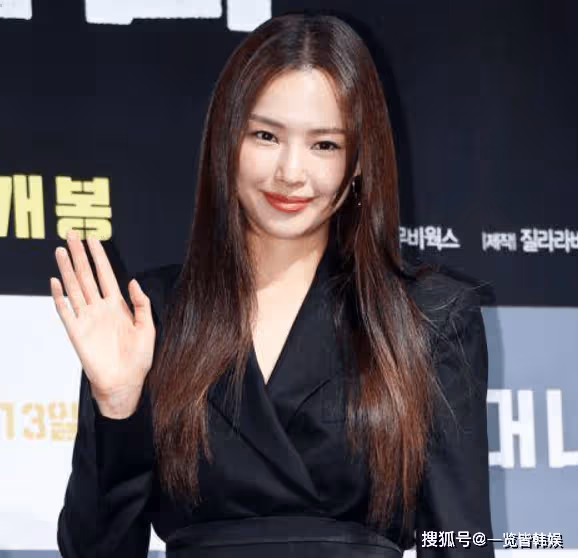 李荷妮懷孕拍動作戲 打破白幼瘦女星刻板印象 敬業程度令Rain敬佩