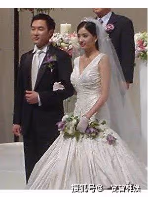韓彩英新寫真似芭比 簽約新公司有望回歸拍戲 丈夫對其百依百順