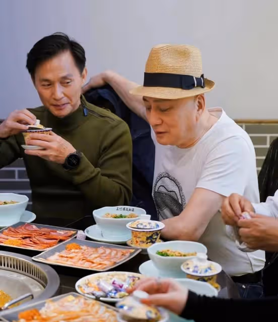 張智霖舅舅廣東撈金,72歲頭髮稀疏變化大,虧光積蓄後靠商演養老