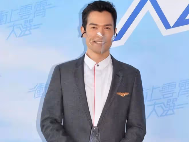 36歲男星宣布重當飛行員!曾是月薪20萬機長,卻慘遭航空公司裁員