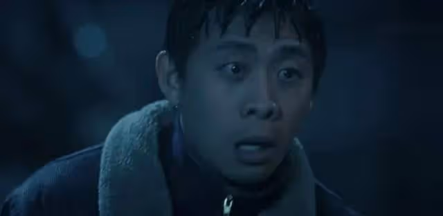 張譯新劇下排水渠找屍塊,雨夜屠夫一刀割喉,《他是誰》太敢拍了