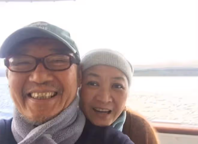 70歲李立群秀恩愛,心疼61歲妻子患重度脂肪肝,身體差不敢吃肉