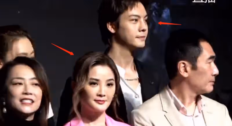 舊愛名場面又來了!陳偉霆阿Sa同框,男方臨陣脫逃,女方尷尬撞衫