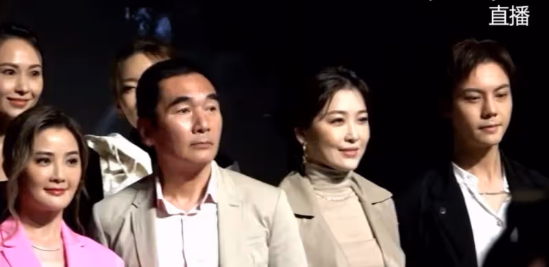舊愛名場面又來了!陳偉霆阿Sa同框,男方臨陣脫逃,女方尷尬撞衫