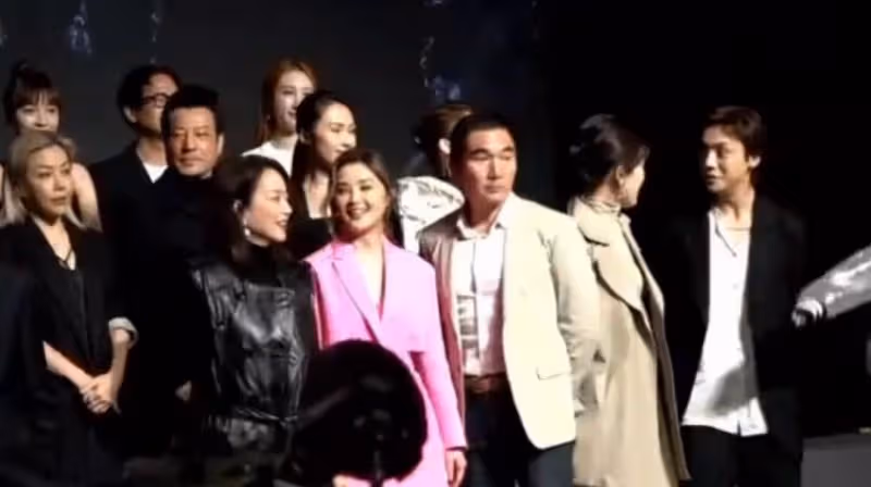 舊愛名場面又來了!陳偉霆阿Sa同框,男方臨陣脫逃,女方尷尬撞衫