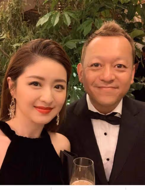 前TVB港姐嫁富商住4000尺豪宅,為女兒慶生,狀態曝光不輸少女