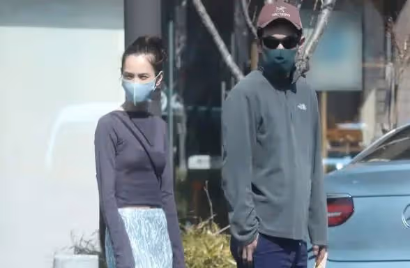 31歲水原希子高調承認戀情，與設計師男友同居，否認有結婚打算
