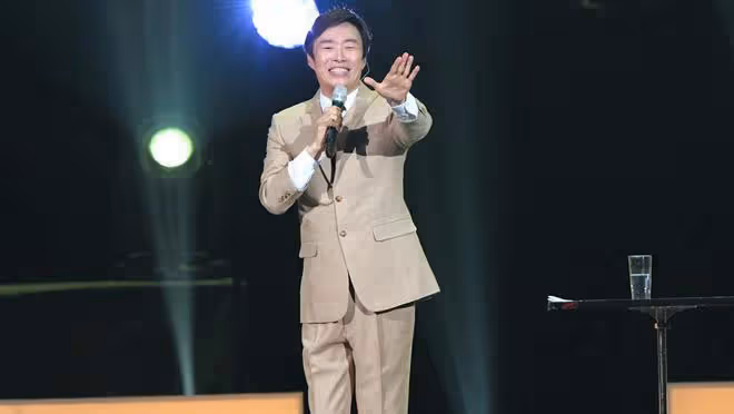67歲費玉清近況曝光:不打麻將喝點小酒,外形保持很年輕態