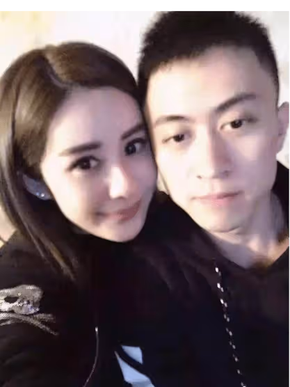 「滬上皇」秦奮：撞毀千萬豪車，前女友母親子貴，拿4千萬分手費