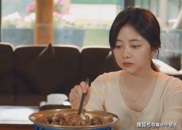 《歸路》歸曉和路炎晨一夜後，兩人解開誤會，攜手走進婚姻殿堂