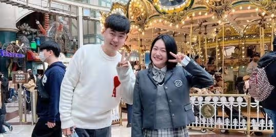 網友韓國街頭偶遇小S，身穿jk真年輕！