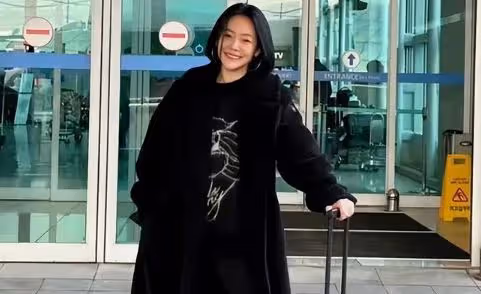網友韓國街頭偶遇小S,身穿jk真年輕!