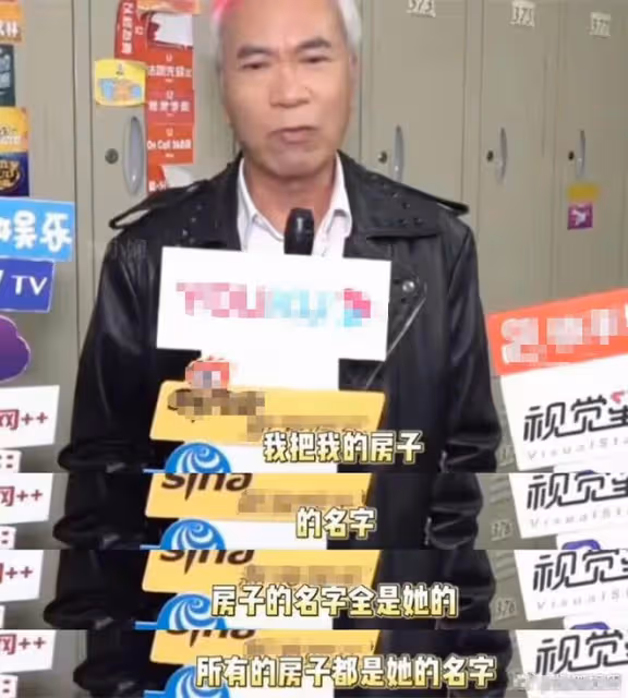 73歲徐克與小30歲女友牽手散步,女友小腹隆起疑懷孕,曾丁克36年