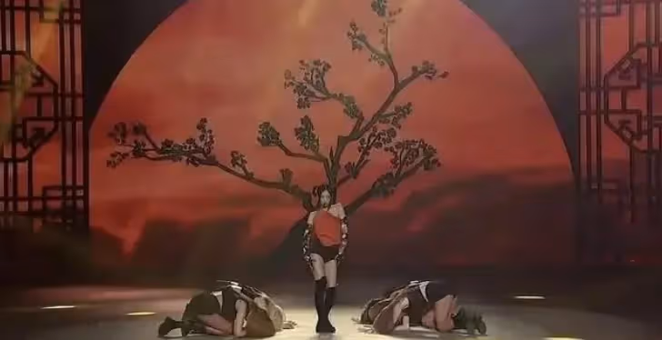 氣憤！小S被扒幫韓國偷文化，祥雲、故宮圖騰竟成了傳統韓服元素