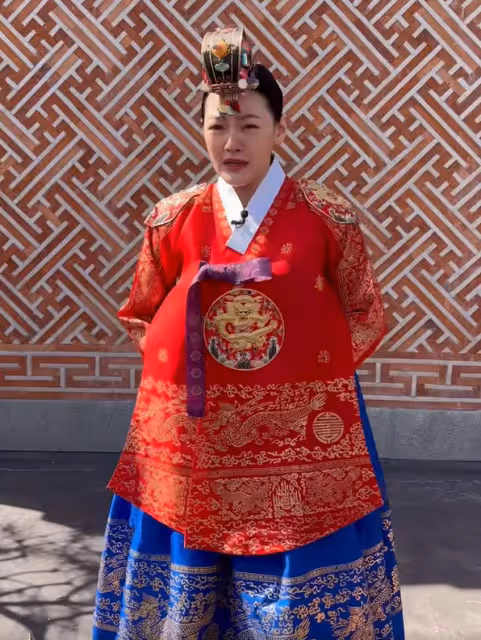 氣憤！小S被扒幫韓國偷文化，祥雲、故宮圖騰竟成了傳統韓服元素