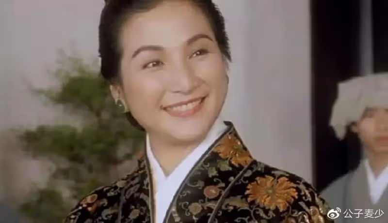 神奇的岳華:背叛鄭佩佩又令亦舒下跪求復合,最後娶艷星很幸福