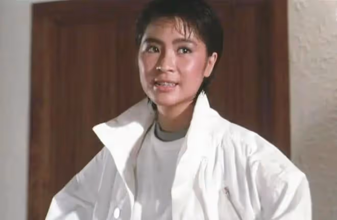楊紫瓊奪奧斯卡影后,乾女兒現身送祝福,40歲哈佛畢業身家過億