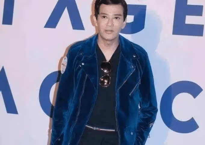 曾是四大天王的接班人，因拋棄小林青霞遭向太封，如今滿臉玻尿酸！