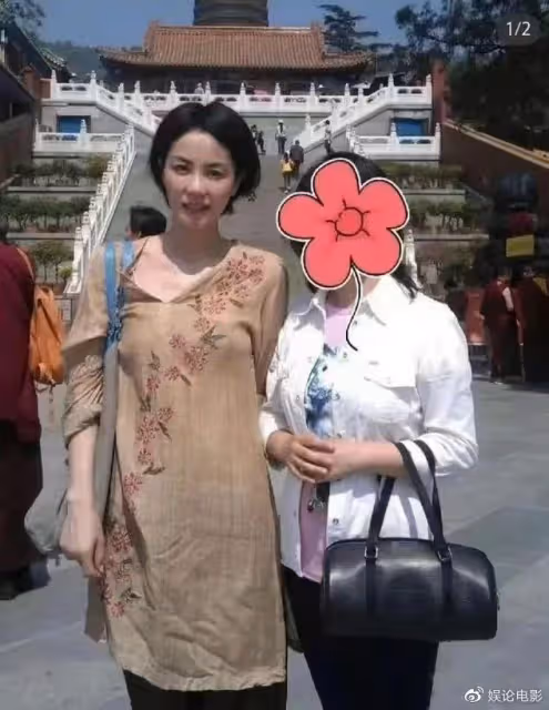 王菲疑陪同謝霆鋒赴港參加活動,被曝雙雙回京,兩人感情真好