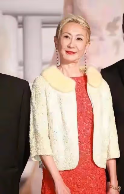 說好做丁克你卻偷偷有了娃?徐克不是最渣,譚詠麟曾逼得前妻出家