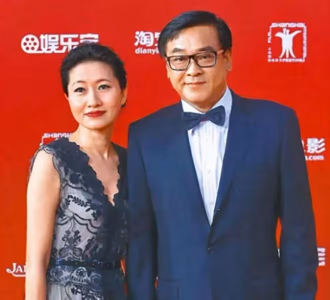 說好做丁克你卻偷偷有了娃?徐克不是最渣,譚詠麟曾逼得前妻出家