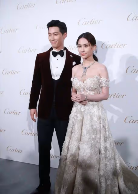 何超蓮疑似在三亞大婚,三年愛情長跑修成正果,曾被竇驍粉絲內涵