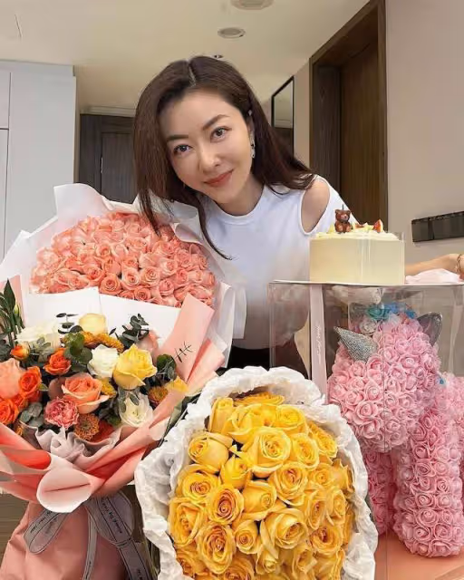 香港女星曬傲人長腿遭網友吐槽,霸氣回懟:只覺得自己最美
