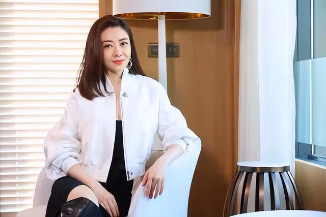 香港女星曬傲人長腿遭網友吐槽,霸氣回懟:只覺得自己最美