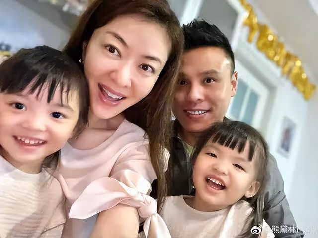 香港女星曬傲人長腿遭網友吐槽,霸氣回懟:只覺得自己最美