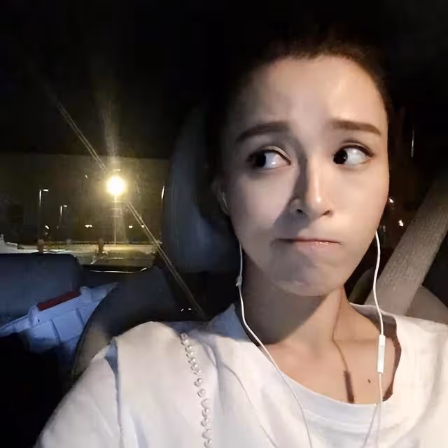 香港知名女星嫁入豪門自己洗衣服做飯,引網友感慨是去當保姆