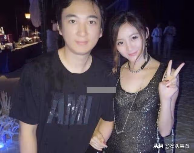 王思聰私信加網紅美女,讓對方多穿點,撩妹方式大膽直接