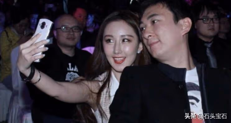 王思聰私信加網紅美女,讓對方多穿點,撩妹方式大膽直接