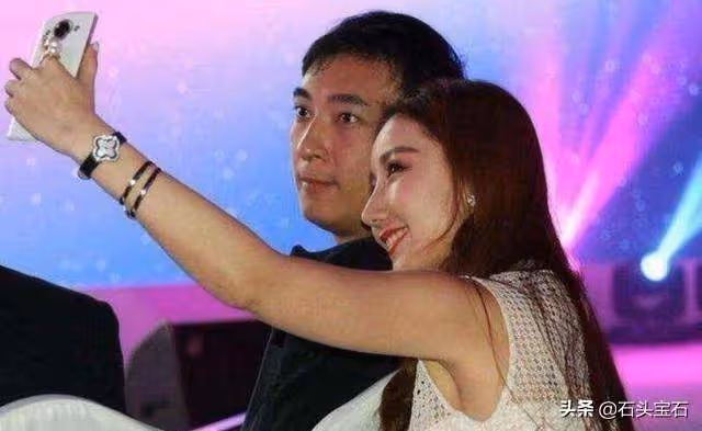 王思聰私信加網紅美女,讓對方多穿點,撩妹方式大膽直接