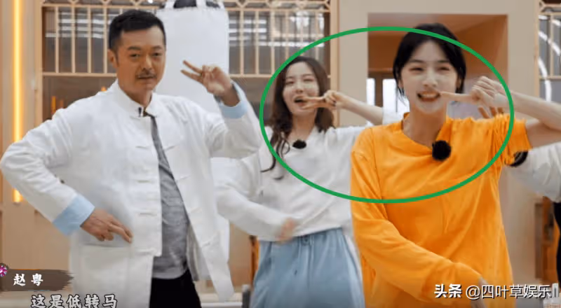 ​硬糖少女303「磕糖」，董又霖秦霄賢一臉懵，王藝瑾害羞到低頭