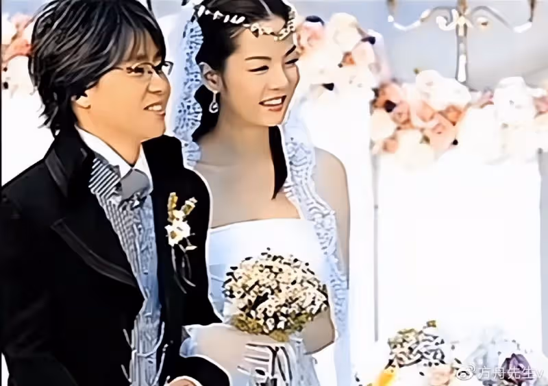 42歲蔡琳帶兒子參加時裝周,笑容僵硬,Eden帥氣靦腆像爸爸高梓淇