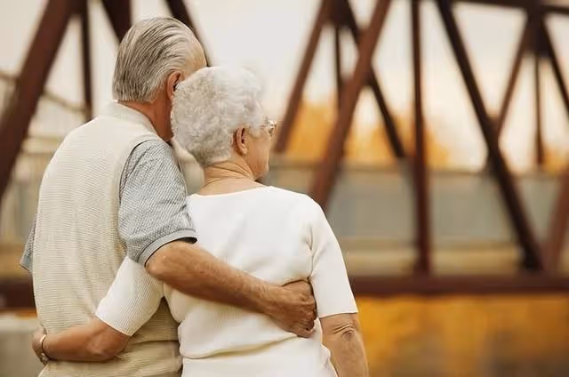 60歲大媽哭訴:自從和老伴兒分房睡後,他每天都在和我鬧離婚