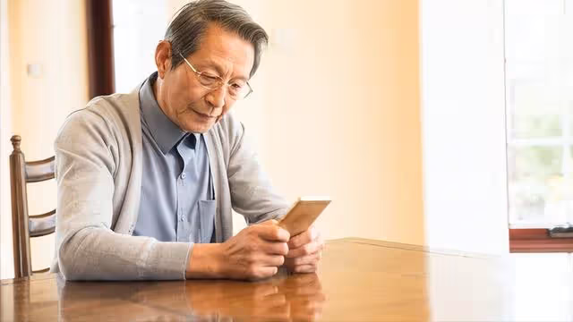 60歲大媽哭訴:自從和老伴兒分房睡後,他每天都在和我鬧離婚