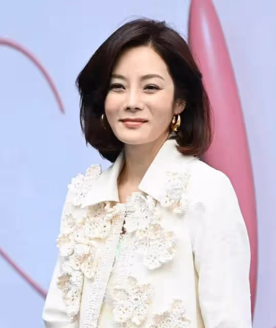 蔡琳攜子出席活動,臉僵嘴歪變化大,兒子到3歲才知爸爸是高梓淇