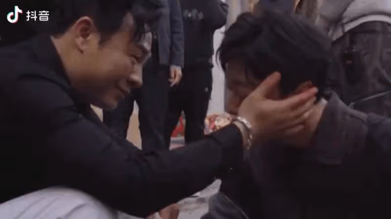 知名導演直言:梁朝偉跟張頌文的表演有差距,同樣的戲輸給張頌文