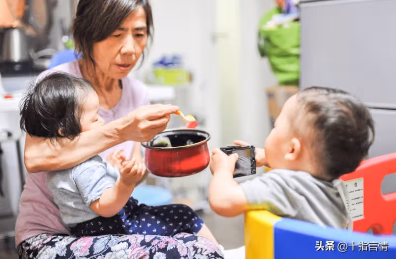 我媽來養老!老婆天天「煮蘿蔔白菜」吃到吐 我一氣下「扇了她巴掌」卻轉頭送走了我媽!