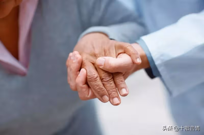 我媽來養老!老婆天天「煮蘿蔔白菜」吃到吐 我一氣下「扇了她巴掌」卻轉頭送走了我媽!