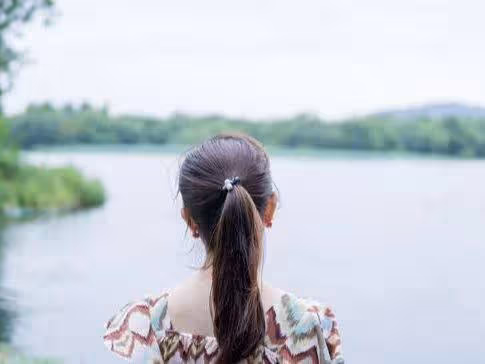 失婚3個月「前夫再婚」他邀請我務必參加婚禮，我本想大鬧一場「看到來賓」我愣住了：瞬間恨意全消