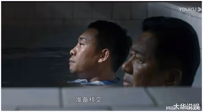 看完6集《他是誰》挪不開眼,點評5星如潮,三位老戲骨「太燃了」